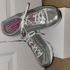 New Balance Women's Sneakers 7